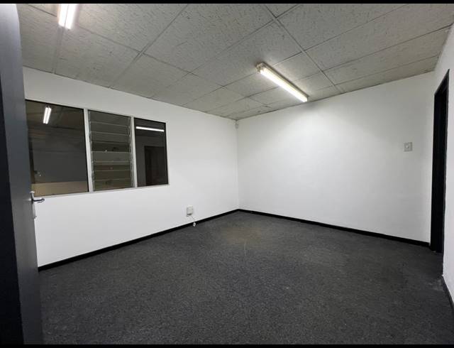 620M² WAREHOUSE TO LET IN LASER PARK